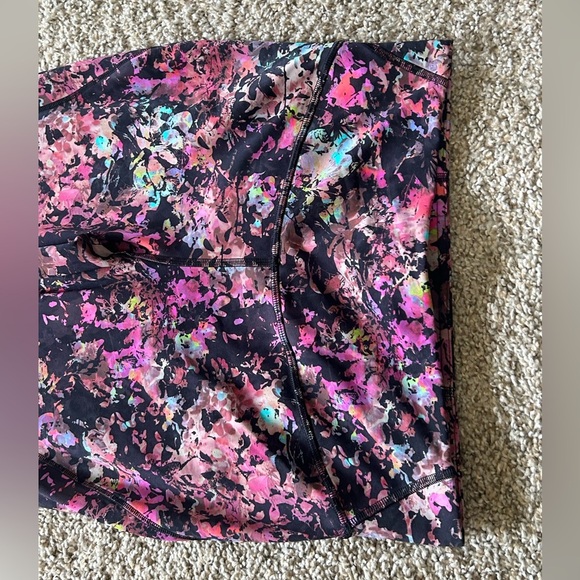 Lululemon Base Pace HighRise Tight 28" Stencil Blossom Red Multi Women’s Size 10 - Picture 5 of 11